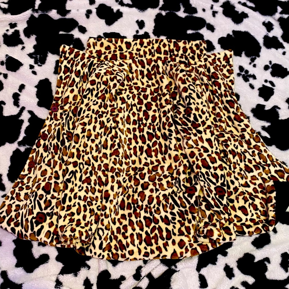 FAKE FUR leopard print jacket button up size medium
